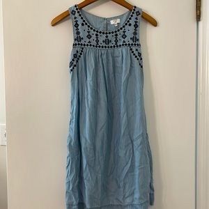 Crown & Ivy petite medium sleeveless dress; breezy dress with navy embroidery